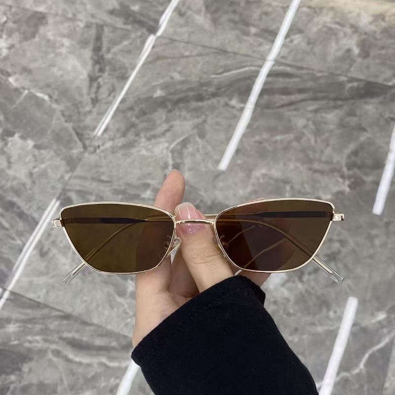 Fashionable Rhombus-Shaped Met - Photography Street review and price