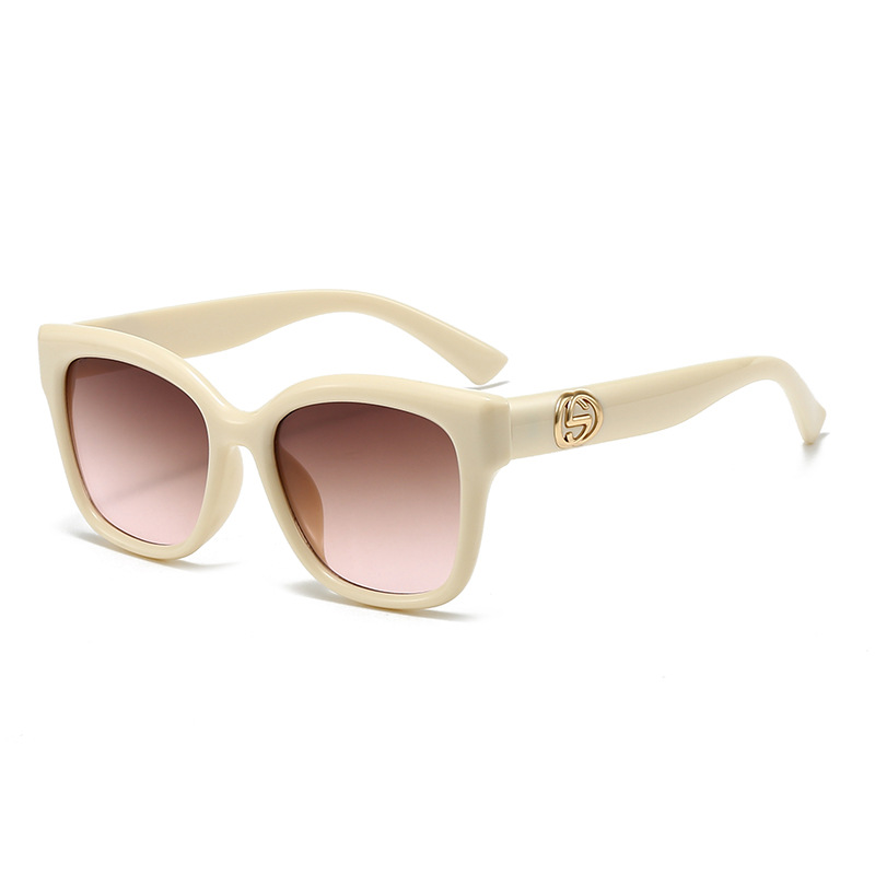Retro Minimalist Solid Color F - Photography Street review and price